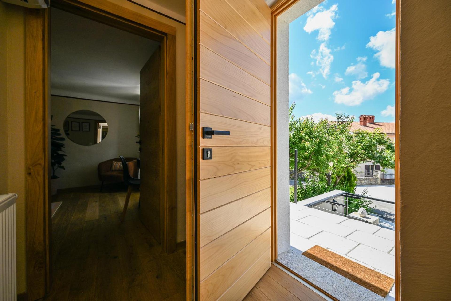 Medanni - Boutique House In Nature With Pool イゾラ エクステリア 写真